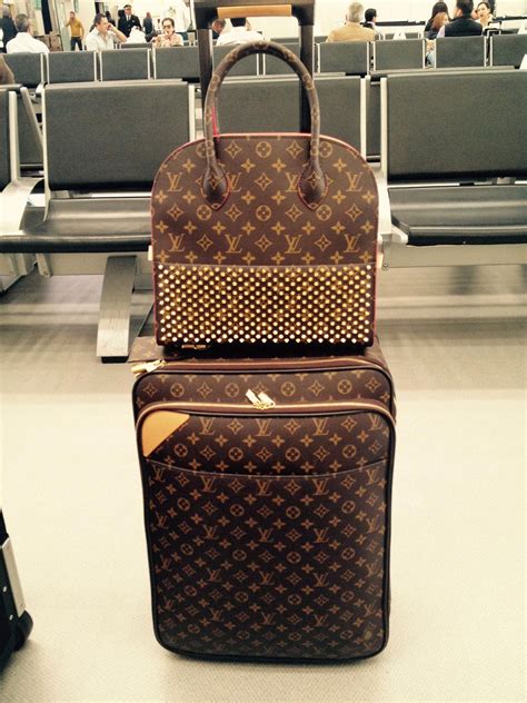 louis vuitton at saks fifth avenue|louis vuitton saks 5th.